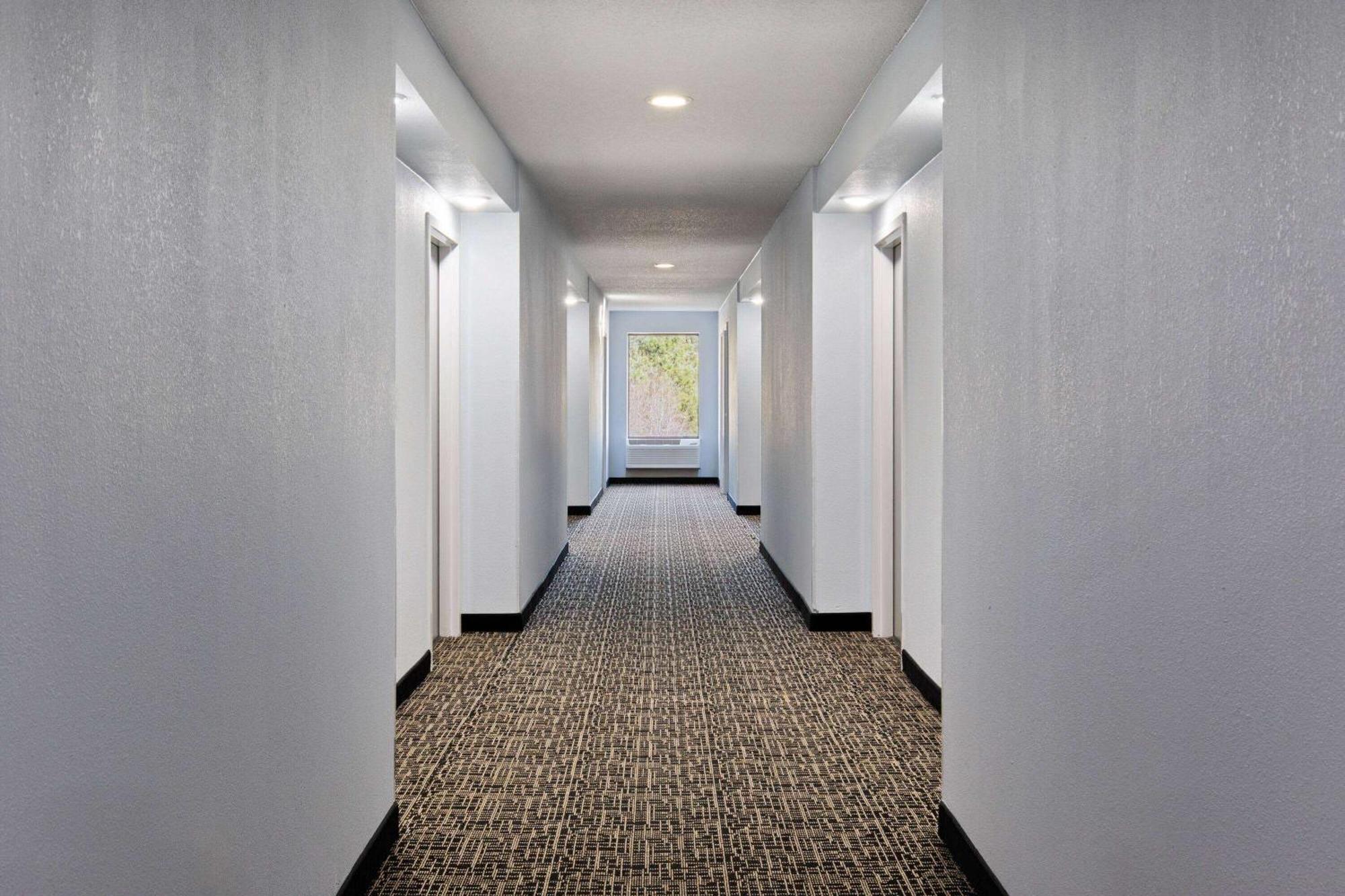 Baymont By Wyndham Creedmoor Hotel ภายนอก รูปภาพ