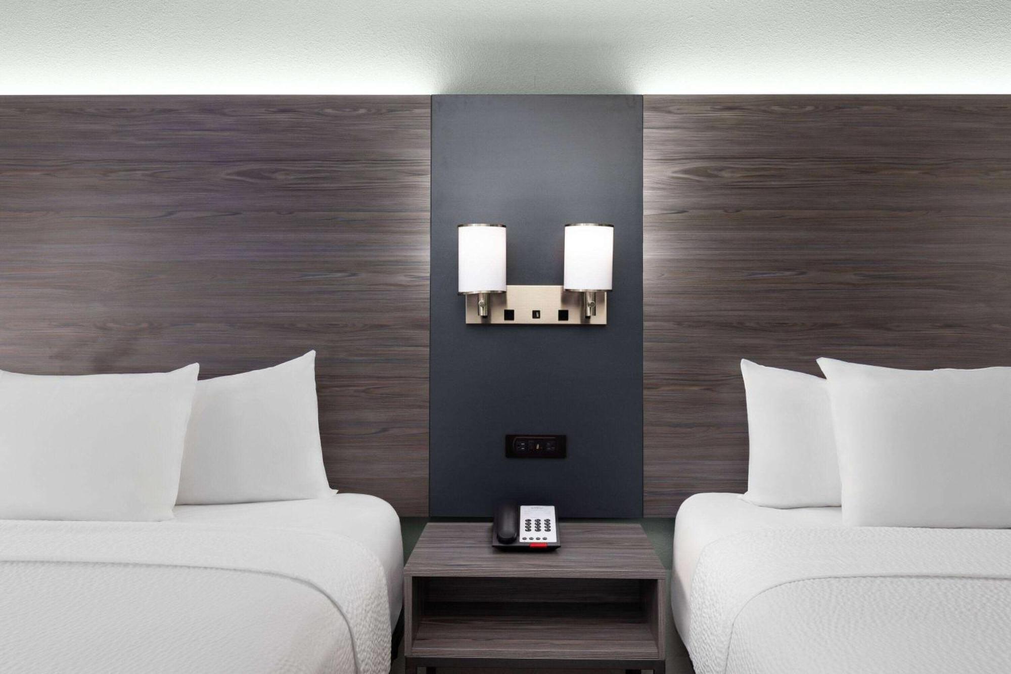 Baymont By Wyndham Creedmoor Hotel ภายนอก รูปภาพ