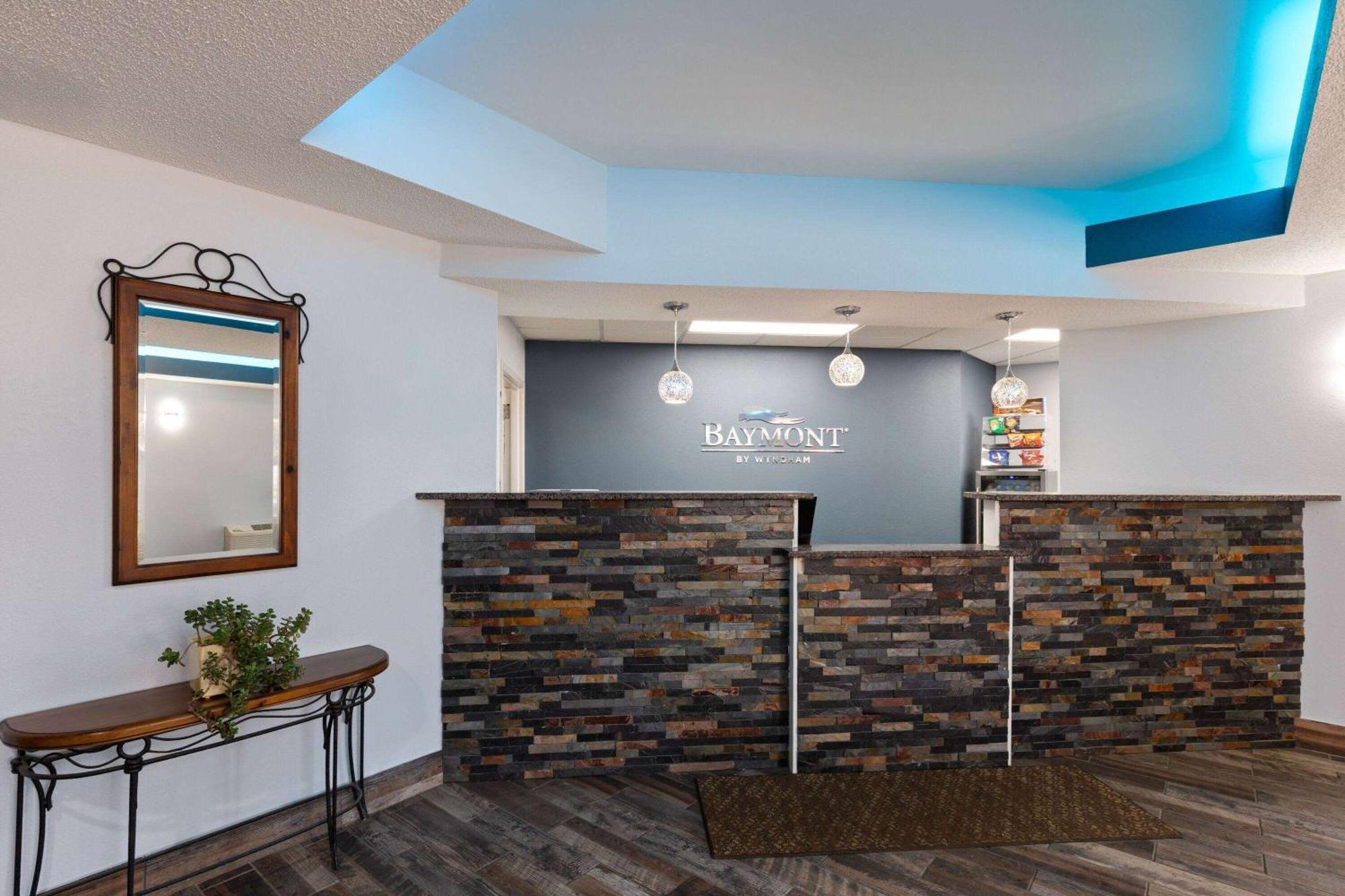 Baymont By Wyndham Creedmoor Hotel ภายนอก รูปภาพ